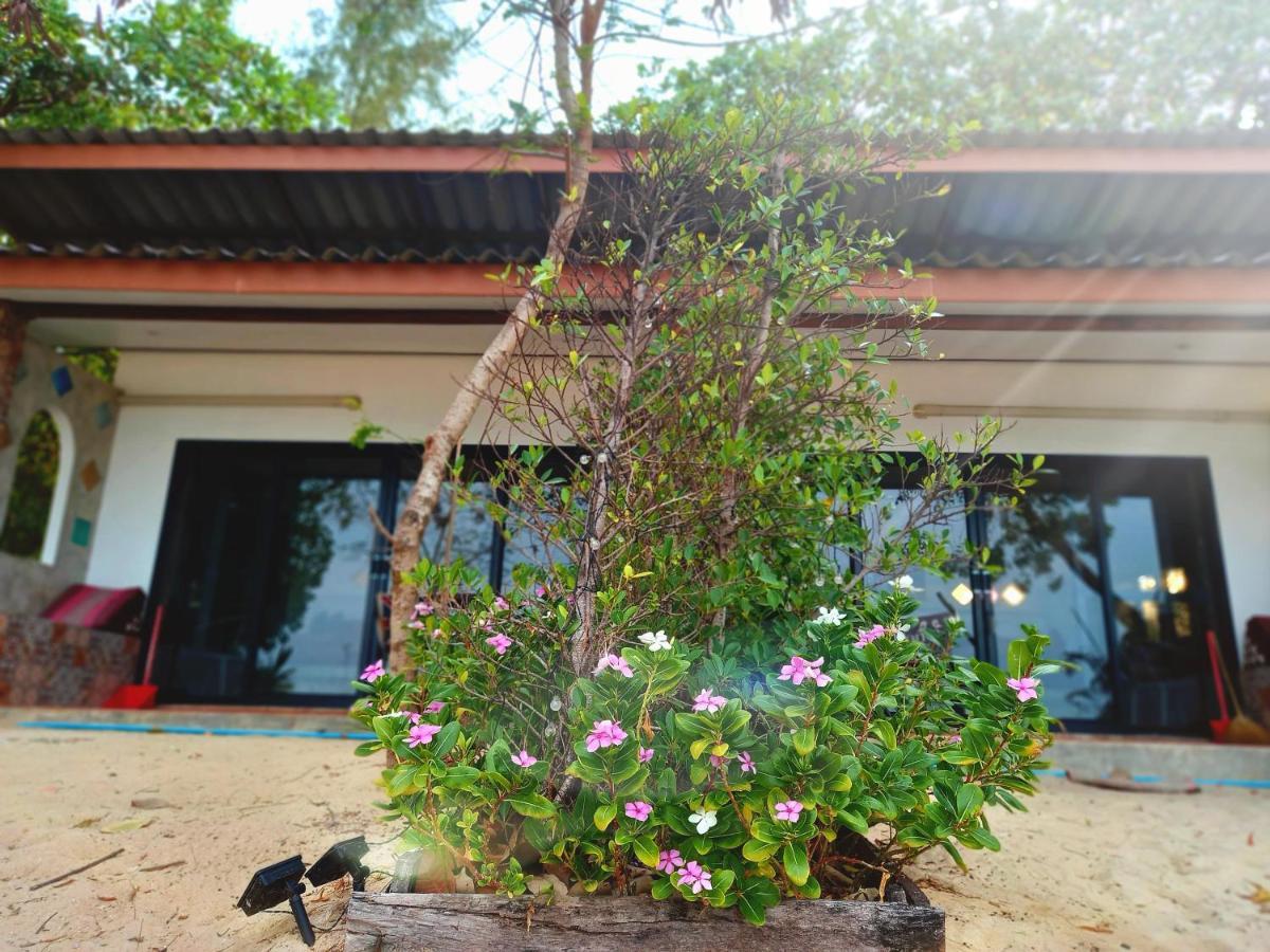 Sabai Sabai Beach Bungalows Koh Phayam Exterior photo