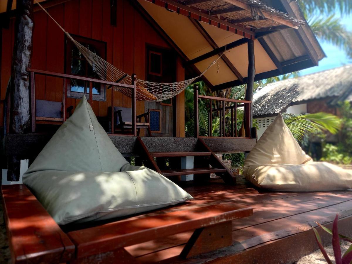 Sabai Sabai Beach Bungalows Koh Phayam Exterior photo