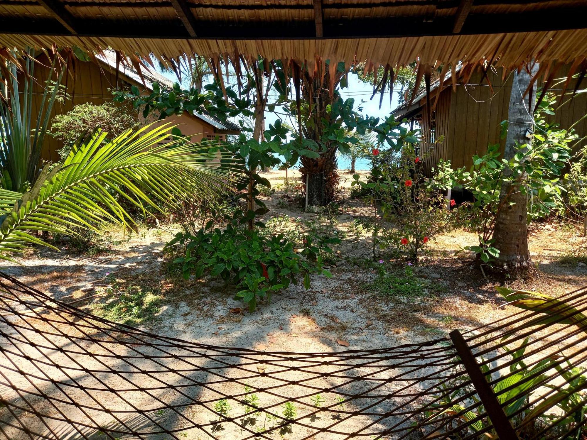 Sabai Sabai Beach Bungalows Koh Phayam Room photo