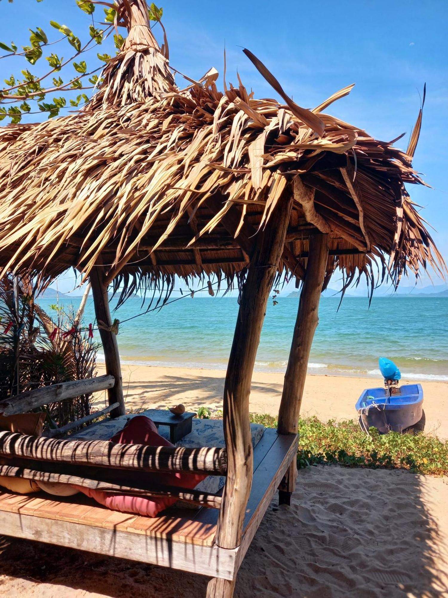 Sabai Sabai Beach Bungalows Koh Phayam Room photo