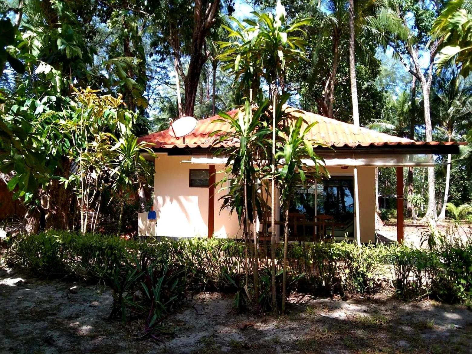 Sabai Sabai Beach Bungalows Koh Phayam Room photo
