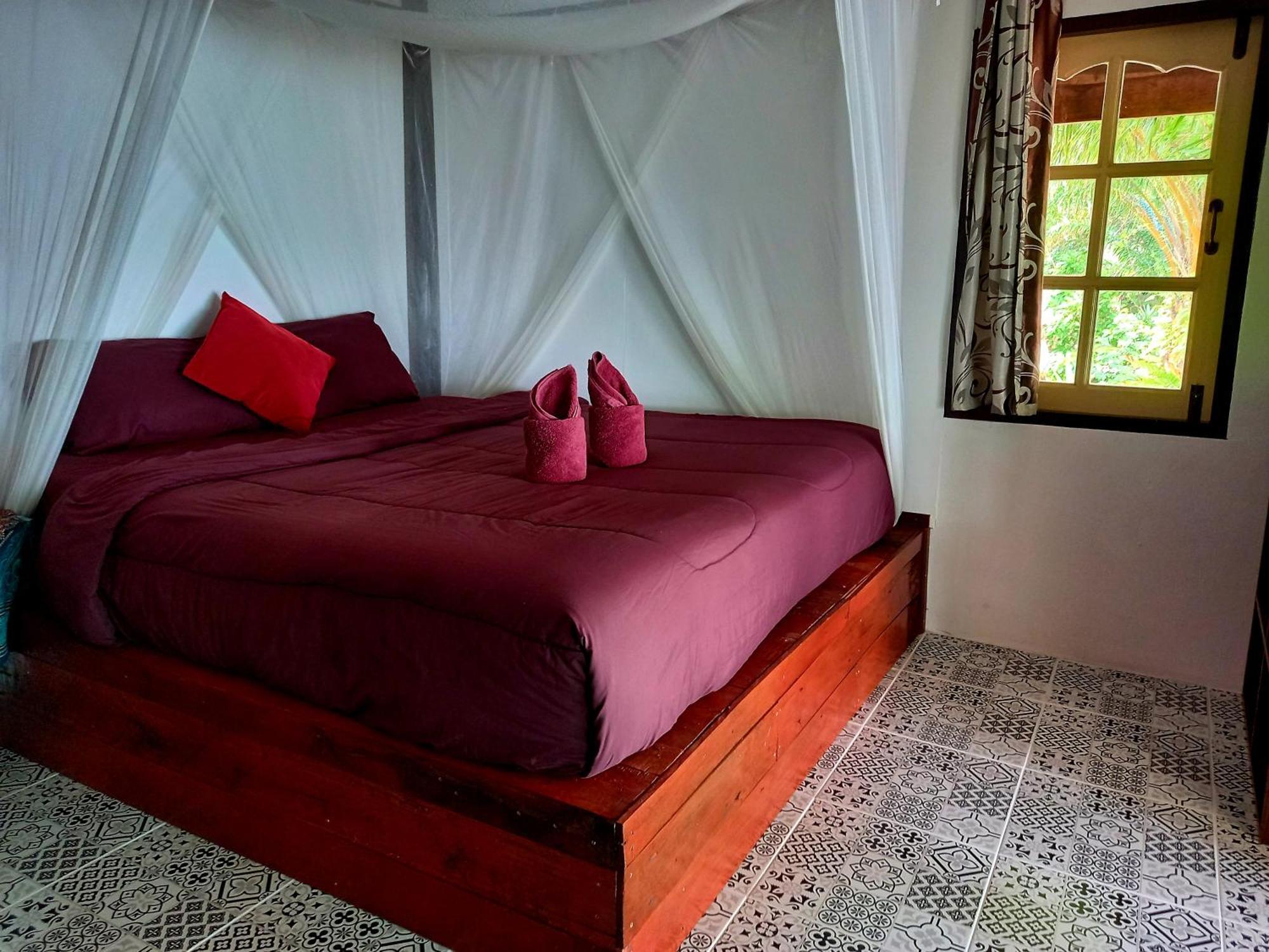 Sabai Sabai Beach Bungalows Koh Phayam Room photo